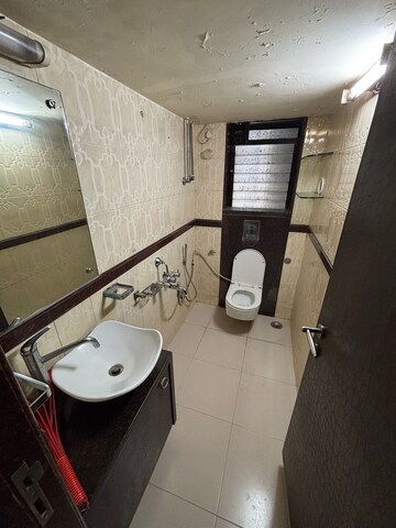 Team Area in 3 BHK Apartment at S Raheja Panorama, Santacruz West – for Rent