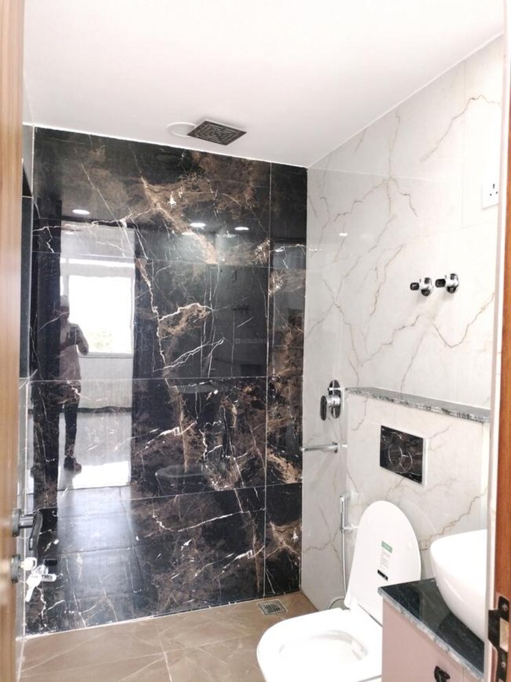 Bathroom, sector 11 dwarka 3 Bedroom 1620 Sq.Ft. Apartment In Sector 11 Dwarka Delhi 8952720