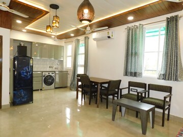 Team Area in Studio Builder Floor at Green Park – for Rent
