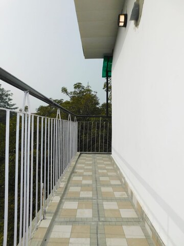 Balcony in Studio Builder Floor at Green Park – for Rent