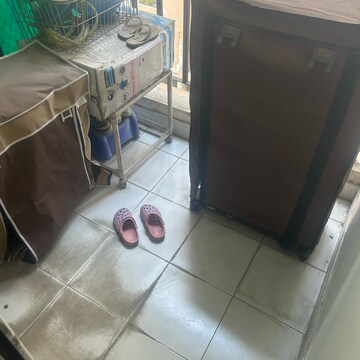 Furnished Amenities in 2.5 BHK Apartment at Panchsheel Green – for Sale