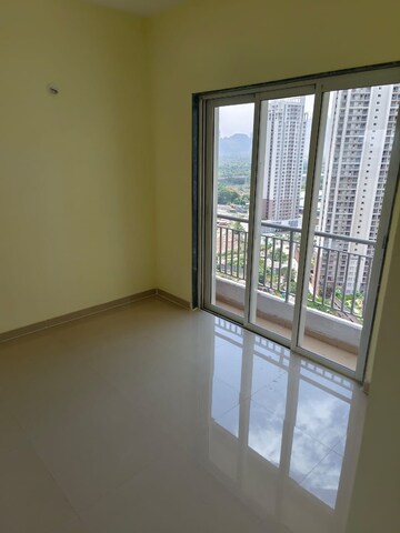 Room in 2 BHK Apartment at Indiabulls Greens, New Panvel – for Rent