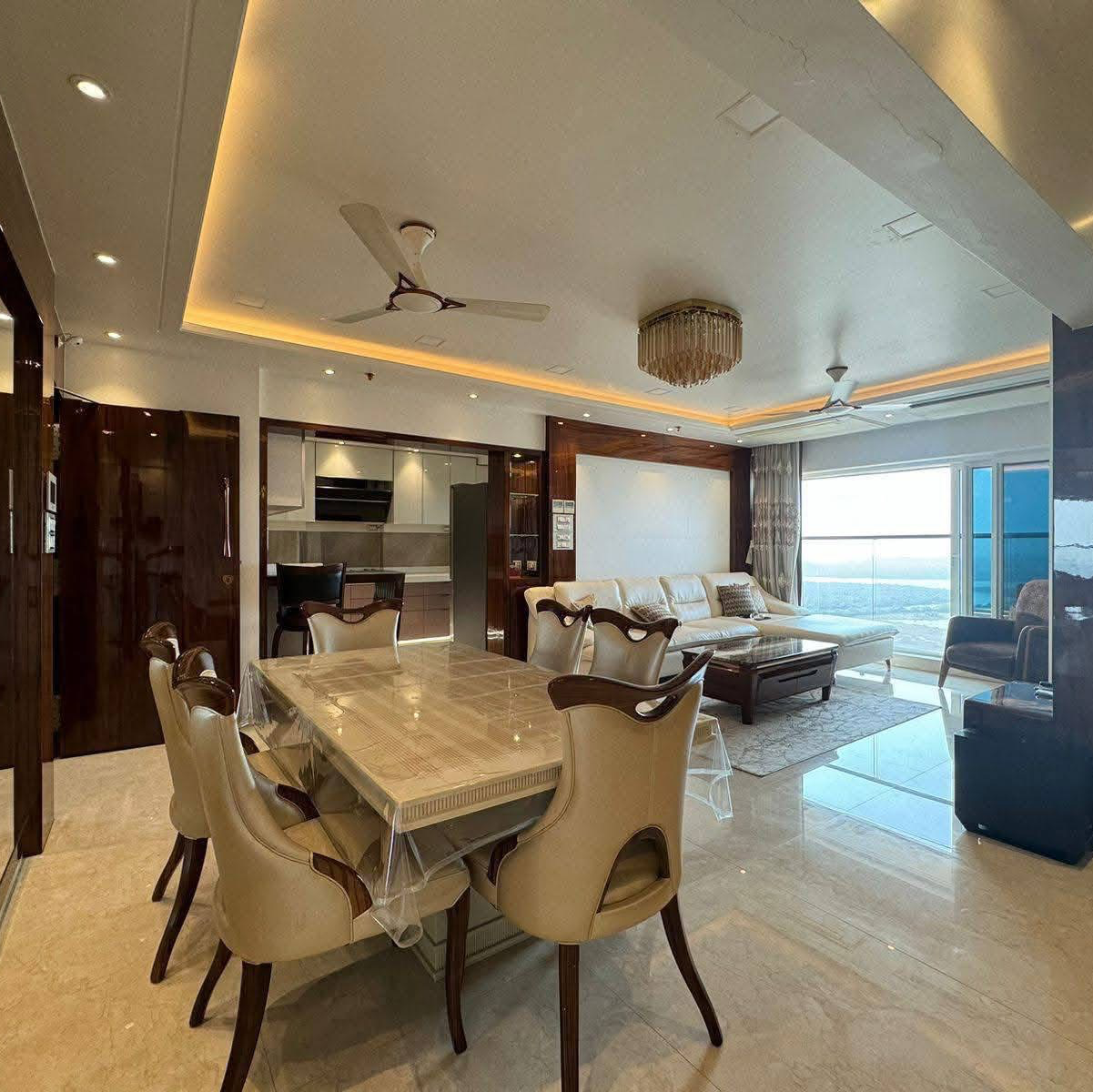 4 BHK + Servant Room 2350 Sq.Ft. Apartment in Windsor Grande Residences