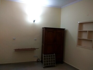 Room in 3 BHK Builder Floor at Jangpura – for Rent