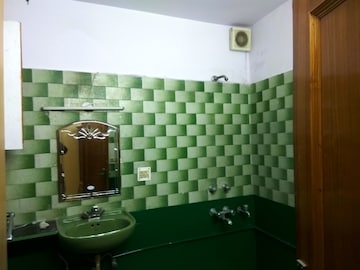 Team Area in 3 BHK Builder Floor at Jangpura – for Rent