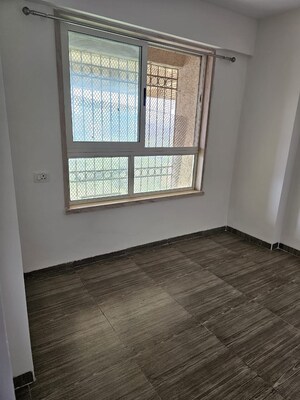 Room in 2 BHK Apartment at Lodha Luxuria, Majiwada – for Sale