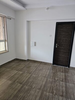 Room in 2 BHK Apartment at Lodha Luxuria, Majiwada – for Sale