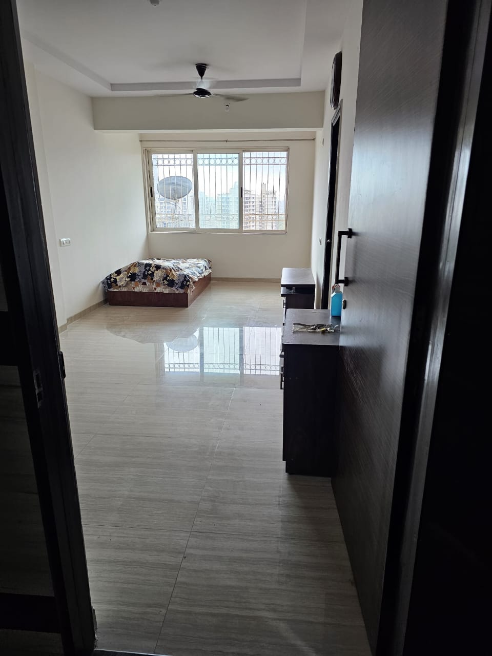 2 BHK + Study Room Apartment For Sale in Lodha Luxuria