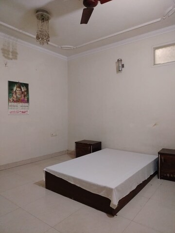 Team Area in 2.5 BHK Builder Floor at Mayur Vihar Phase 1 – for Rent