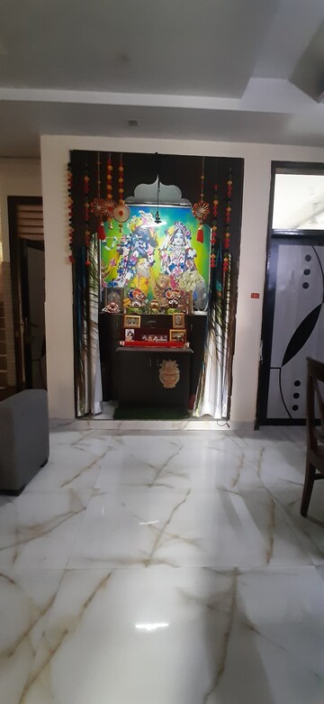 Bedroom in 3 BHK Builder Floor at Land Craft Golf Links Villa, Pandav Nagar – for Sale