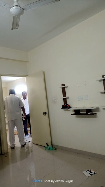 Furnished Amenities in 2.5 BHK Builder Floor at Smart World Gems, Sector 89 – for Rent