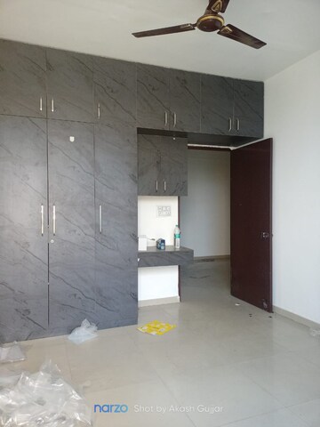 Room in 2.5 BHK Builder Floor at Smart World Gems, Sector 89 – for Rent