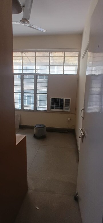  1 BHK Apartment at Mayur Vihar Phase 1 – for Rent