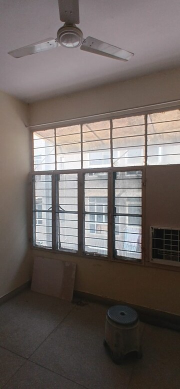 Room in 1 BHK Apartment at Mayur Vihar Phase 1 – for Rent