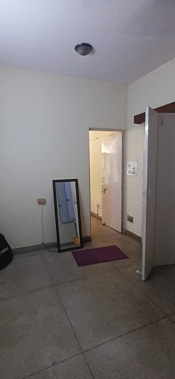 Room in 1 BHK Apartment at Mayur Vihar Phase 1 – for Rent