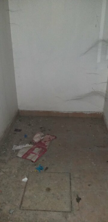 Room in 3 BHK Builder Floor at Land Craft Golf Links Villa, Pandav Nagar – for Sale