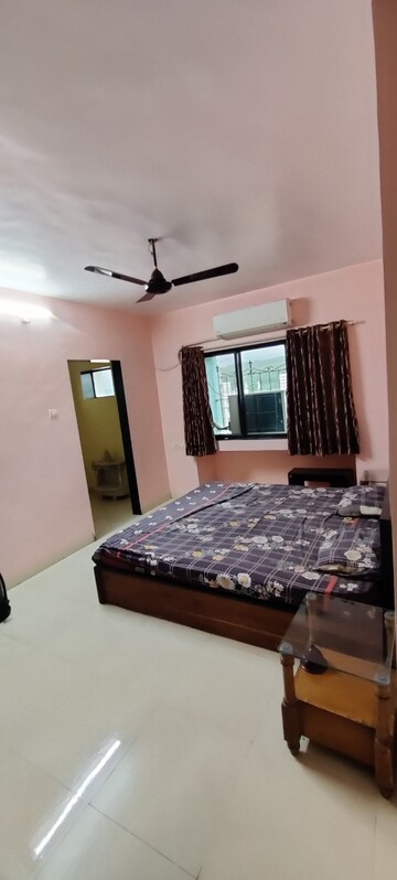 Room in  Pg at Kandivali East – for Rent