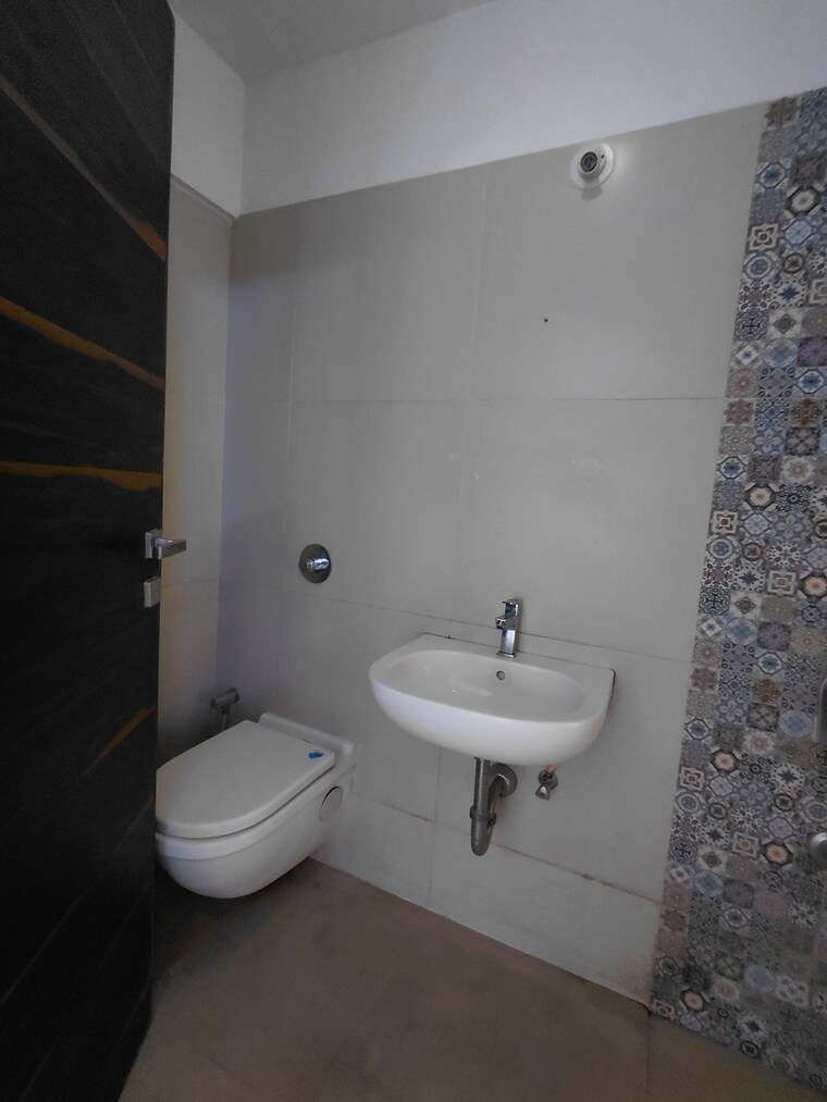 Bathroom, gurukrupa-marina-enclave 1 Bedroom 452 Sq.Ft. Apartment In Malad West Mumbai 8953248