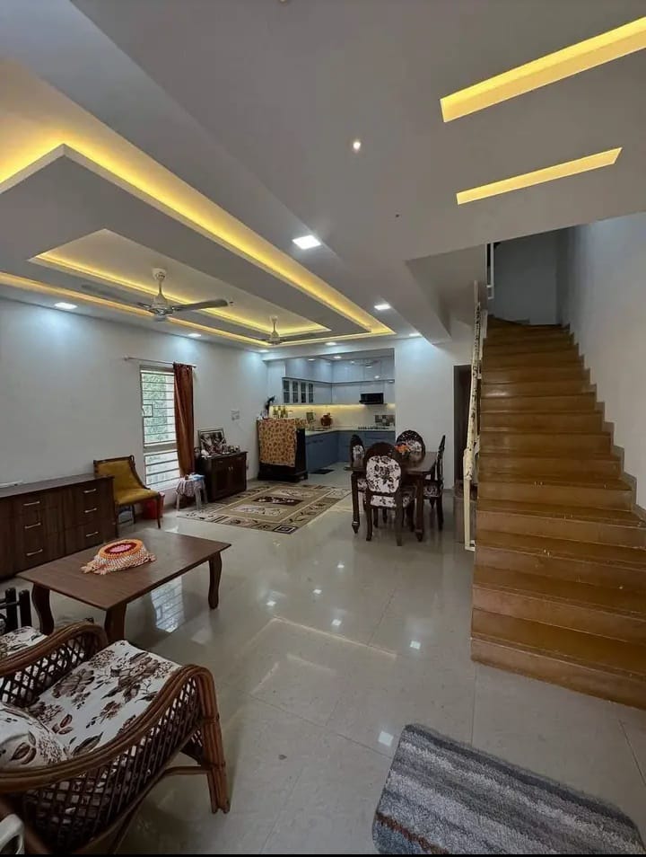 2 BHK Villa For Rent in Clover Highlands Row House