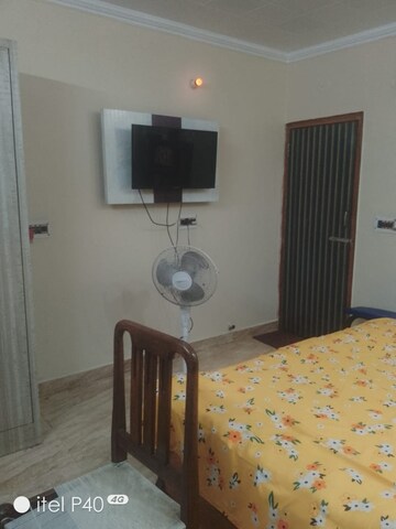 Bathroom in 1 BHK Builder Floor at Sector 17 – for Rent