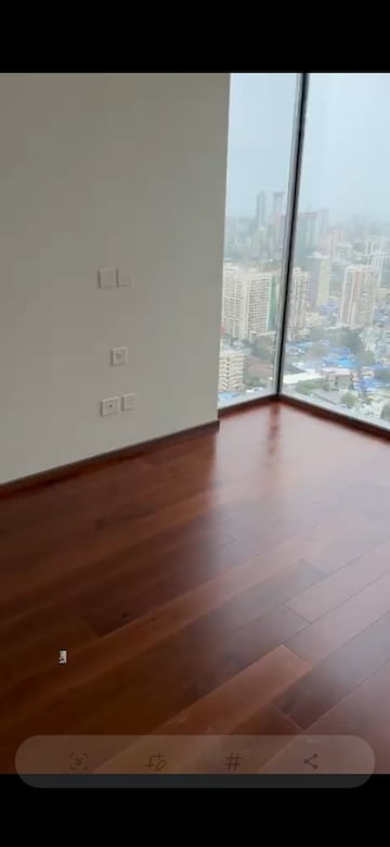 Room in 2 BHK Apartment at Piramal Mahalaxmi, Mahalaxmi – for Rent