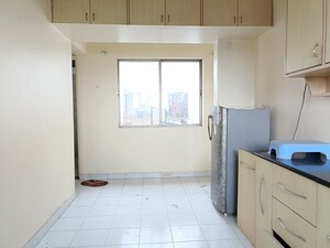 Room in 3 BHK Apartment at Kumar Aangan, Yerawada – for Rent