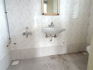 Attached Bathroom in 3 BHK Apartment at Kumar Aangan, Yerawada – for Rent
