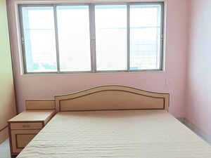 Master Bedroom in 3 BHK Apartment at Kumar Aangan, Yerawada – for Rent