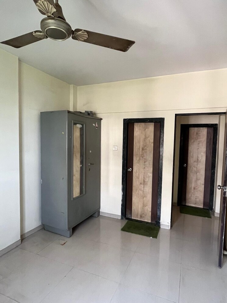 Room, om-ashish-c-h-s 1 Bedroom 600 Sq.Ft. Apartment In Malad West Mumbai 8953452