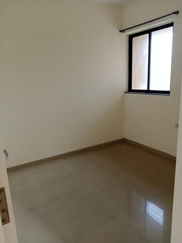 Room in 2.5 BHK Apartment at Puranik City, Kasarvadavali – for Sale