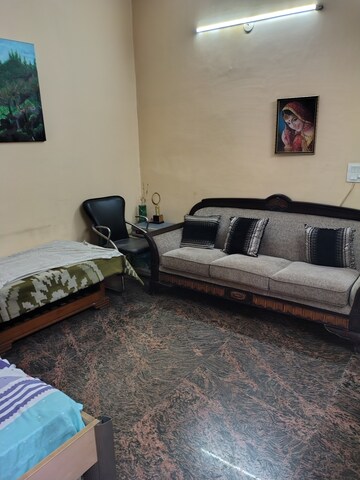 Furnished Amenities in 1 BHK Builder Floor at Sector 31 – for Rent