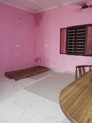 Bedroom in 2 BHK Builder Floor at Kargi – for Rent