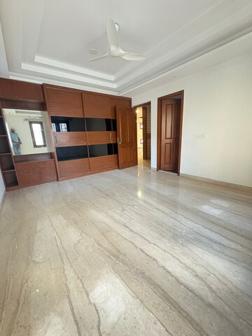 Room in 6+ BHK Independent House at Judicial Layout – for Rent