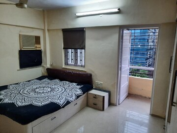 Bedroom in 2 BHK Apartment at Khar West – for Rent