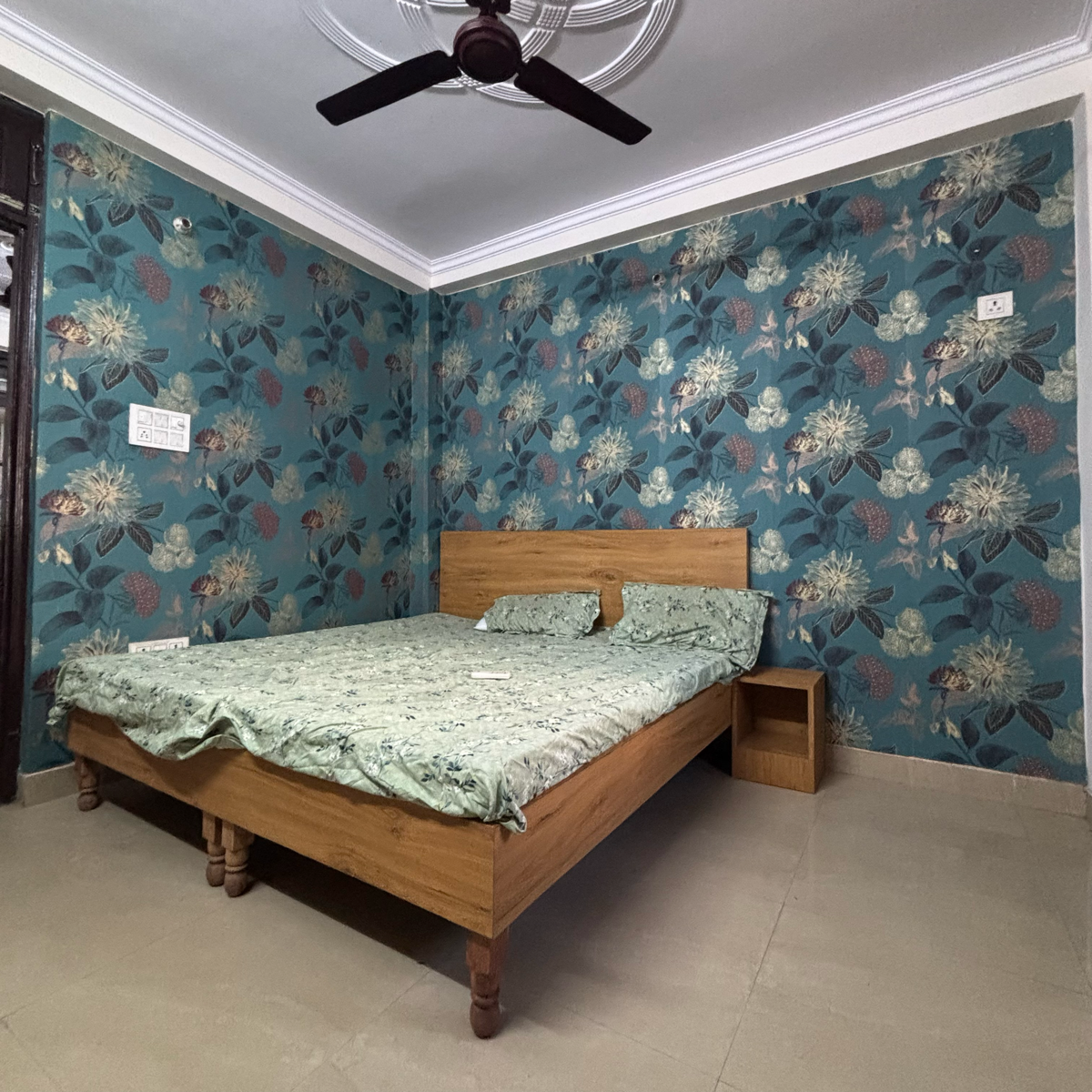 2 BHK + Extra Room 520 Sq.Ft. Independent House in RWA Apartments Sector 12