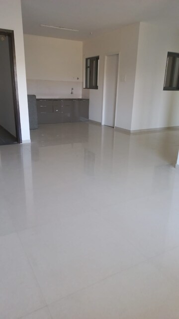 Room in 2 BHK Apartment at Rohan Madhuban, Bavdhan – for Rent