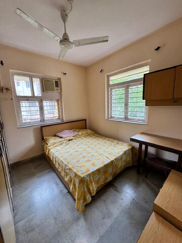 Bedroom in 1 BHK Apartment at Bandra West – for Rent