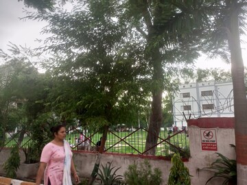 6+ BHK Villa – Exterior View View at Sarin Farm CHS, Habibpur - for Sale