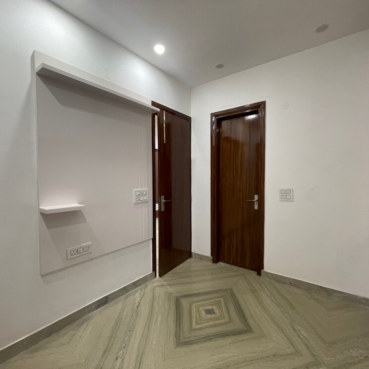 Room, rohini sector 25 3 Bedroom 800 Sq.Ft. Builder Floor In Rohini Sector 25 Delhi 8953784