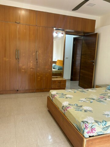Bedroom in 2 BHK Apartment at Khar West – for Rent