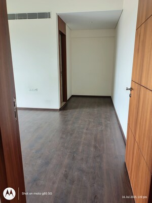 Room in 4 BHK Apartment at Amar Landmark, Baner – for Sale