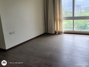 Room in 4 BHK Apartment at Amar Landmark, Baner – for Sale