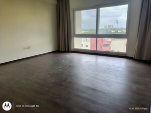 Room in 4 BHK Apartment at Amar Landmark, Baner – for Sale