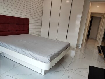 Bedroom in 2 BHK Apartment at Bandra West – for Rent