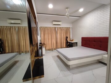 Bedroom in 2 BHK Apartment at Bandra West – for Rent