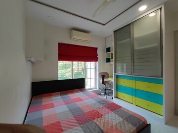 Bedroom in 2 BHK Apartment at Bandra West – for Rent