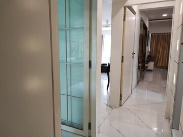 Room in 2 BHK Apartment at Bandra West – for Rent