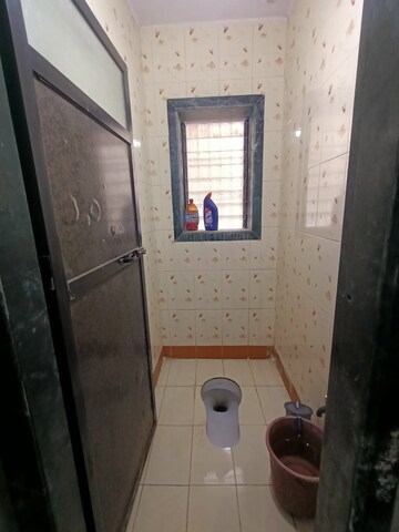 Bathroom in 1 BHK Apartment at Dombivli West – for Rent