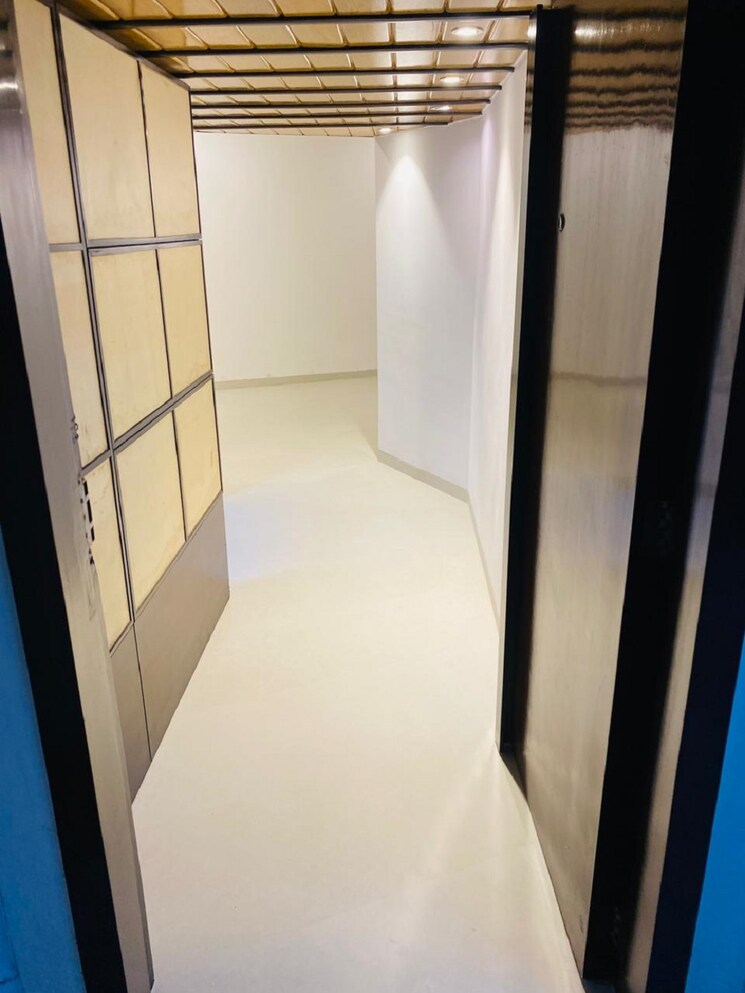 Room, bandra west 2 Bedroom 750 Sq.Ft. Apartment In Bandra West Mumbai 8953813