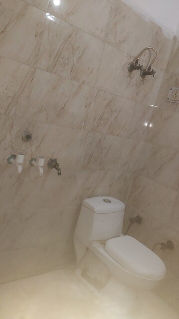 Bathroom in 2.5 BHK Builder Floor at Mayur Vihar – for Rent